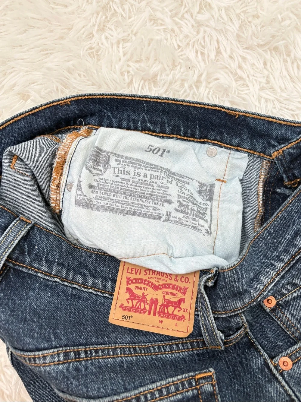 Levi’s Classic 501 Dark Wash Denim Shorts - Women W29